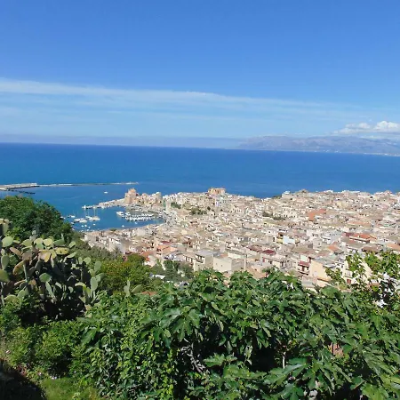 Casa Francesca カステッランマーレ・デル・ゴルフォ